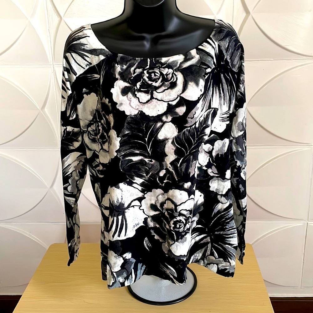 Boston Proper Black and White Long sleeve shirt